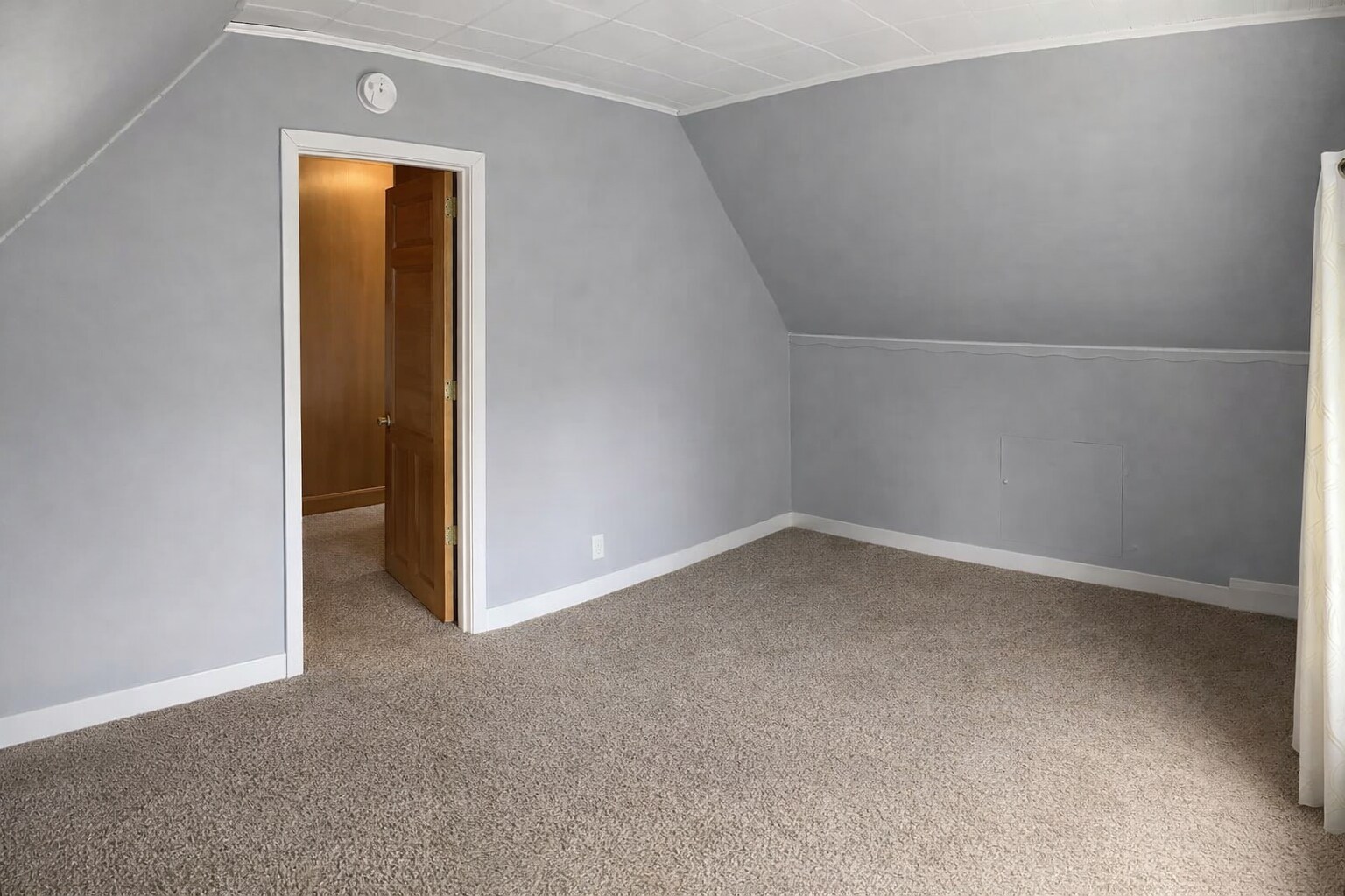 Building Photo - 1478 Van Buren Ave