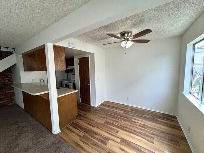 Building Photo - Centrally Located McKeon Condo