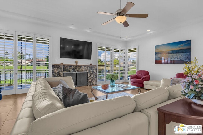 Building Photo - 10 Colgate Dr