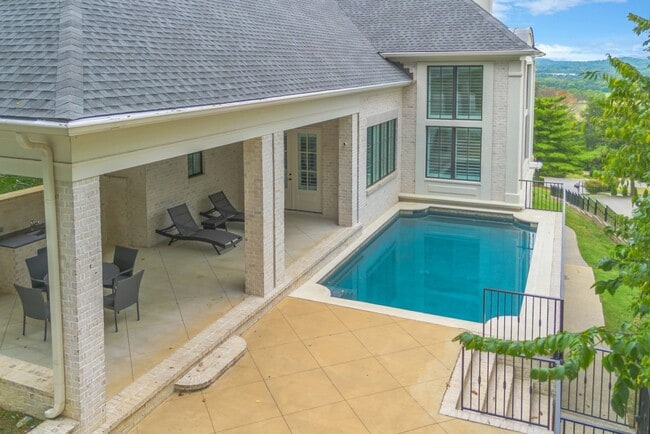 Building Photo - 5014 Mountview Pl