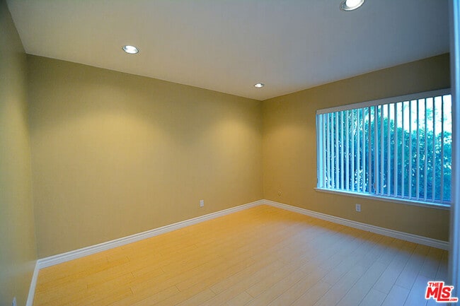 Building Photo - 10051 Valley Circle Blvd