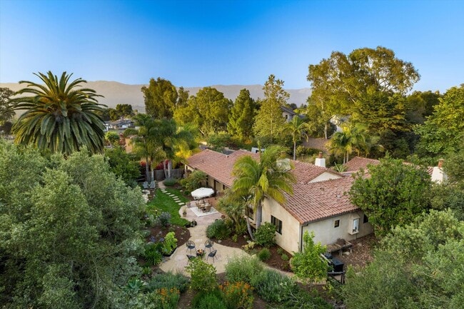 Building Photo - 4865 Vieja Dr