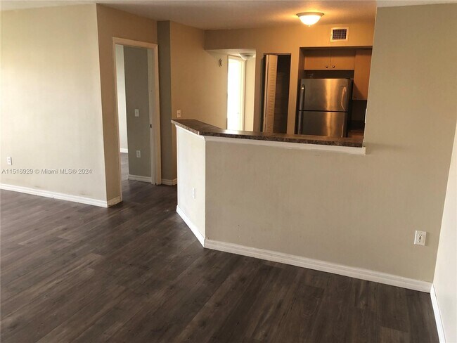 Building Photo - 4180 San Marino Blvd