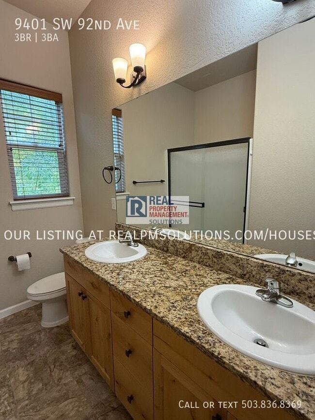 Building Photo - 9401 SW 92nd Ave