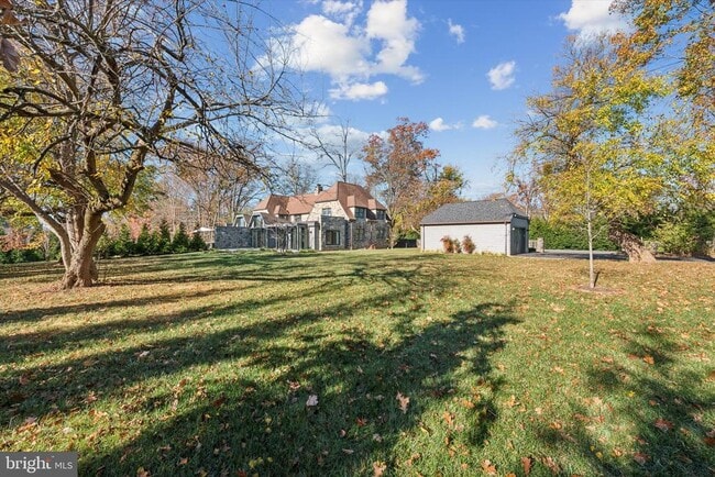 Building Photo - 767 Newtown Rd