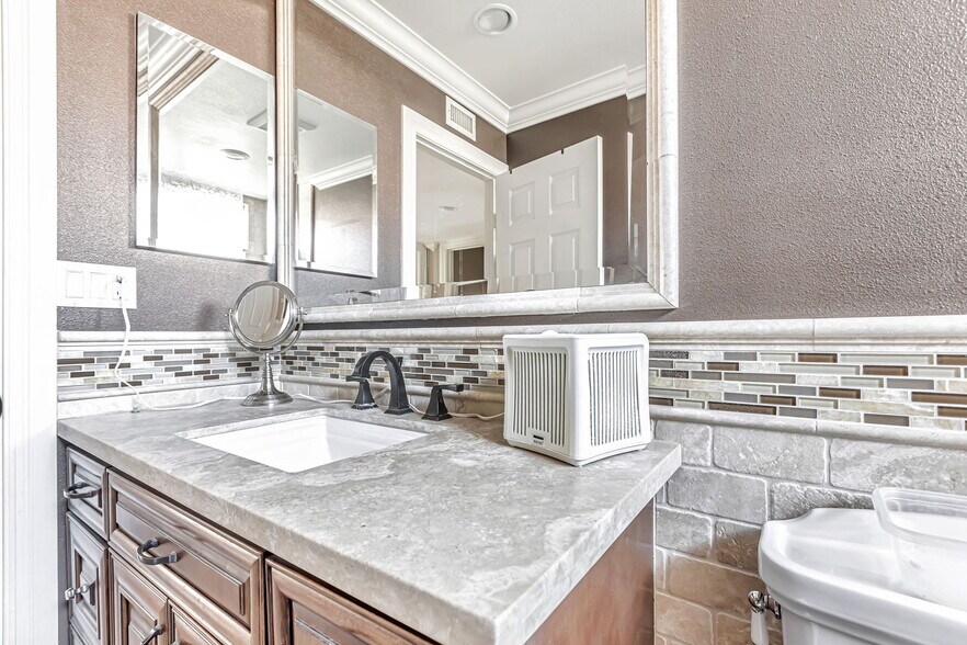 Building Photo - 27525 Paseo Toluca