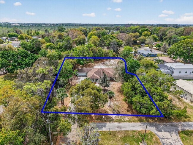 Building Photo - Fully Renovated Canal-Front Home on the Harris Chain of Lakes!