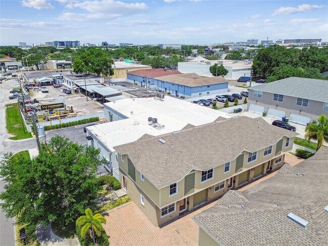 Building Photo - 3701 W Carmen St