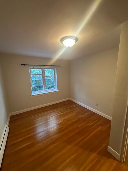 Building Photo - 63 Selkirk Rd