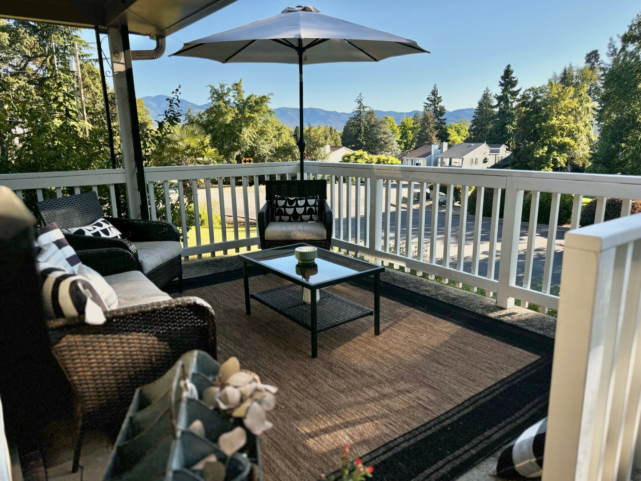 Building Photo - 217 Eastwood Dr