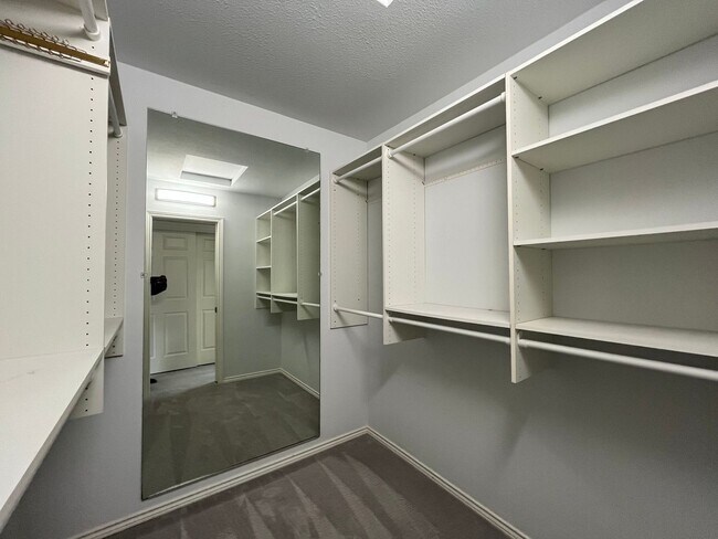 Building Photo - Incredible Sexton Mountain/Murray Hills 4 bed, 3 bath Home! + HUGE BONUS ROOM! Fenced Yard, updat...