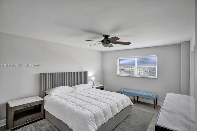 Building Photo - 1160 Hillsboro Mile