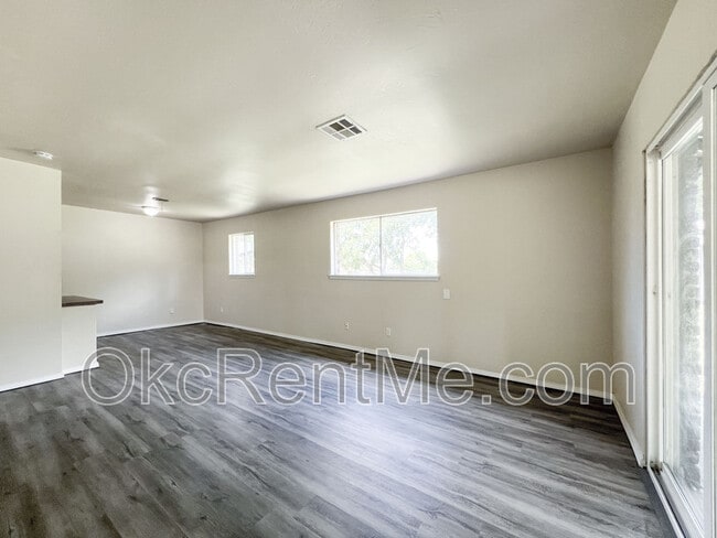 Building Photo - 2400 SW 63rd St