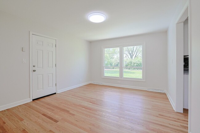 Building Photo - 2232 Sprucewood Ave