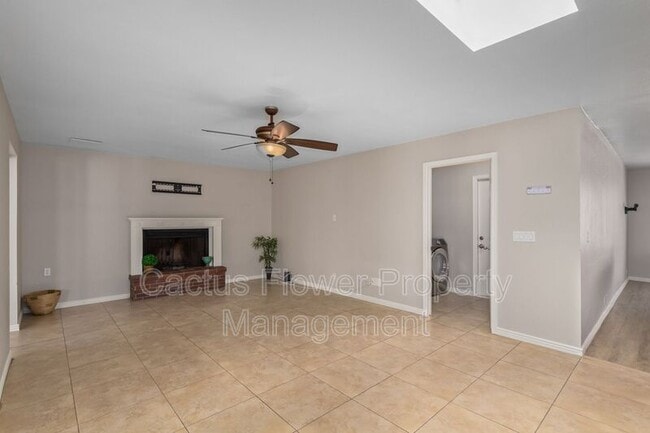 Building Photo - 5217 E Sheena Dr