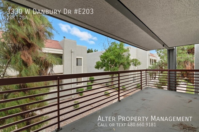 Building Photo - 3330 W Danbury Dr