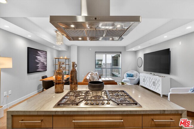 Building Photo - 1755 Ocean Ave