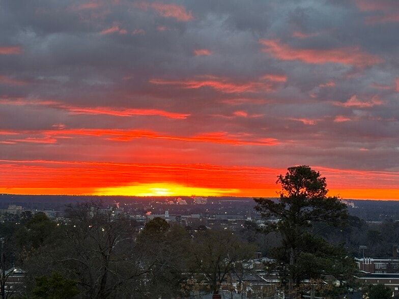 Building Photo - 2068 Walton Way