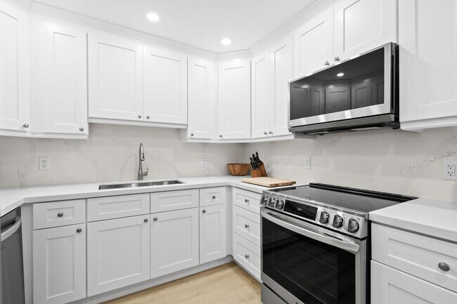 Building Photo - 1701 S Flagler Dr