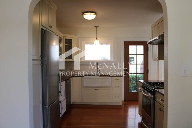 Building Photo - 508 N 11th St