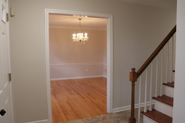 Building Photo - 35 Highpoint Rd