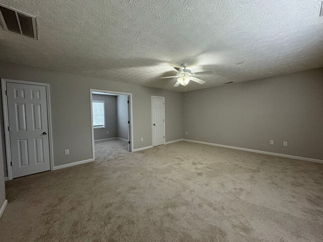 Building Photo - Spacious 4 Bed 2.5 Bath Home in Carolina Lakes