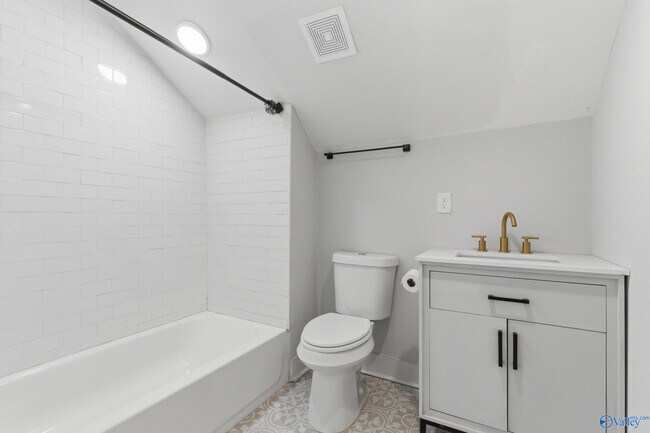 Building Photo - 208 Beirne Ave NW