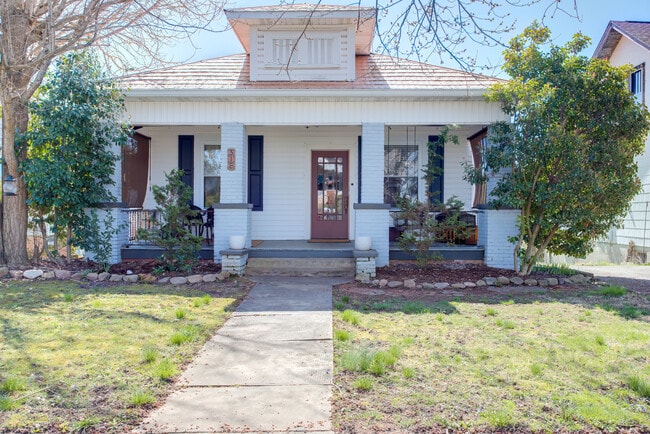 Building Photo - 315 Highland Ave