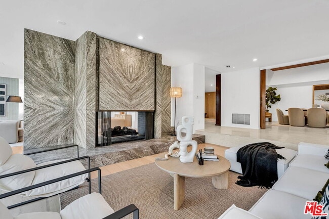 Building Photo - 802 N Crescent Dr