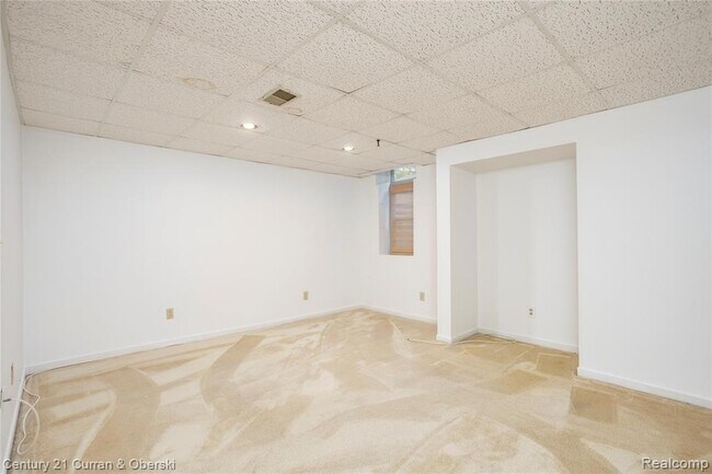 Building Photo - 9429 Westwind Dr