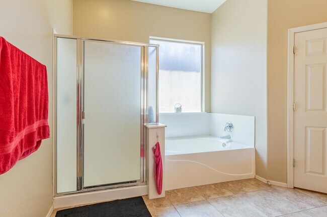 Building Photo - 35414 N 32nd Dr