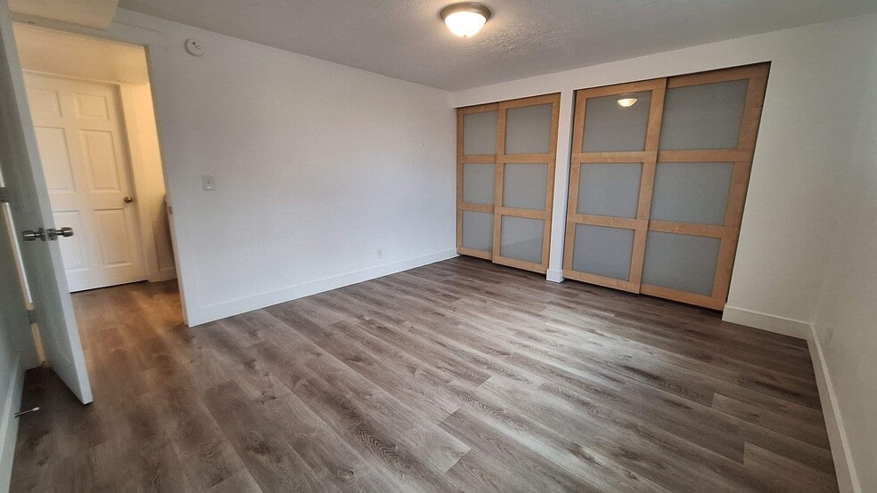 Building Photo - 935 E 600 S