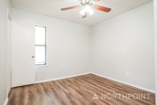 Building Photo - 3 BR/2BA | Newly Renovated Single Family Home |  | 1-Car Covered Parking | Gated backyard