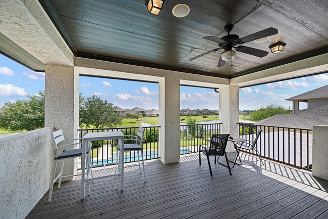 Building Photo - 4627 Miramar Dr