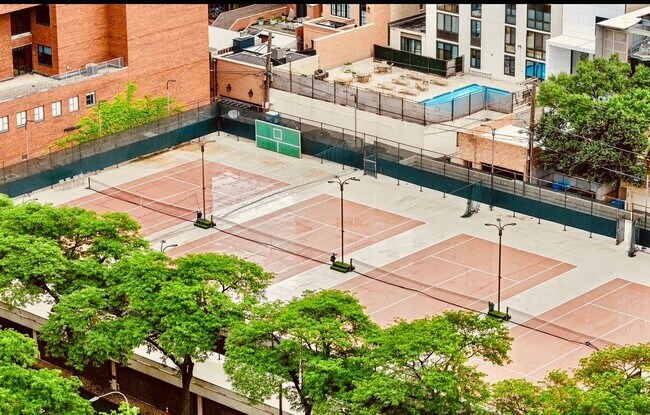 Building Photo - 88 W Schiller St