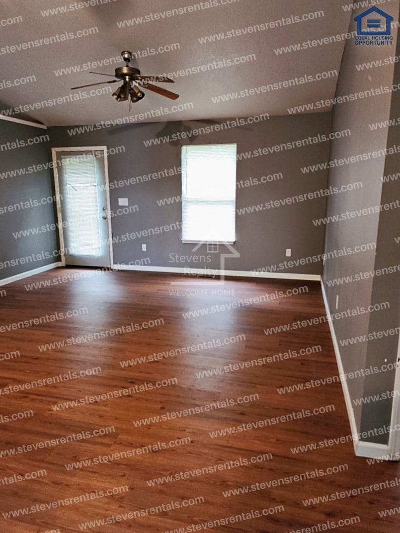 Building Photo - 3715 Skyline Dr