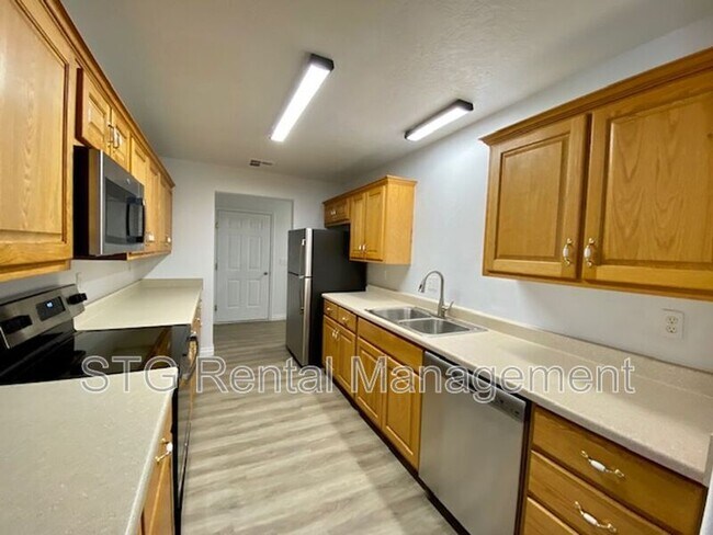 Building Photo - 766 N 2720 E