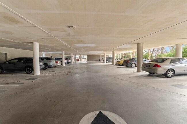 Building Photo - 503 Swanee Dr
