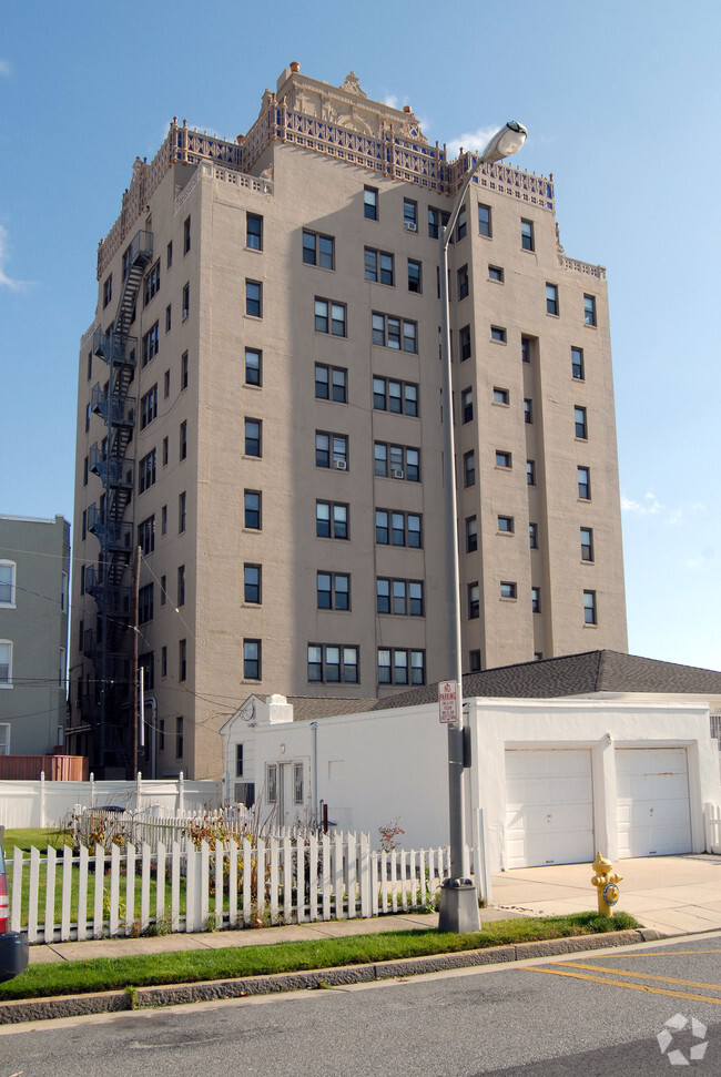 Building Photo - Riviera Apartments