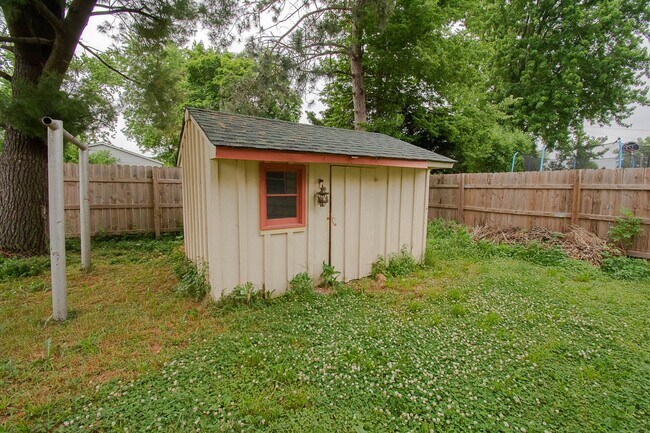 Building Photo - Spacious Multi Level Home In Austin With Garage And Sheds