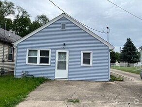 Building Photo - 2 Bed, 1 Bath Single Family House in East ...