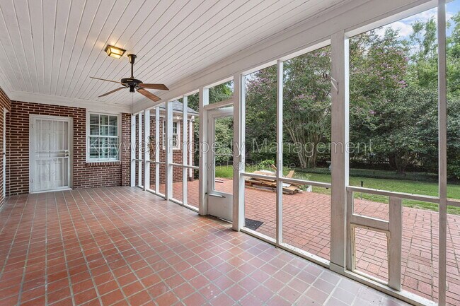 Building Photo - 822 Johns Rd