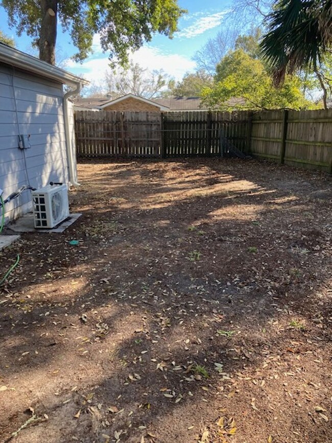 Building Photo - Fantastic Home in Gulfport