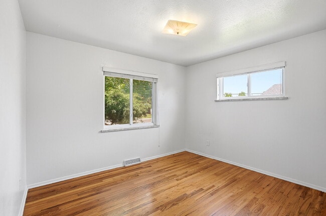 Building Photo - $2,740.95, 4 Beds - 1 Bath, Single Family Home in Denver with Washer and Dryer!