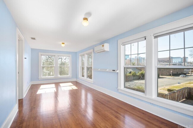 Building Photo - 100 Colonial Ct