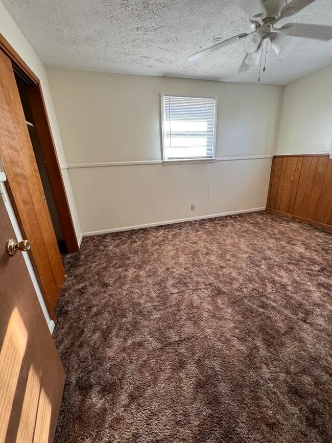 Building Photo - 420 Sam Houston Dr
