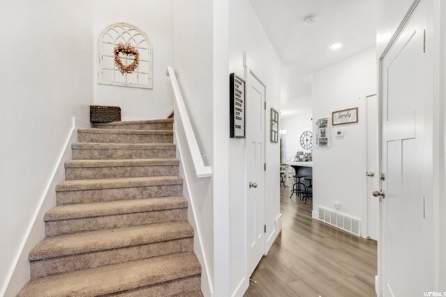 Entry - 7209 N Brook Rdg