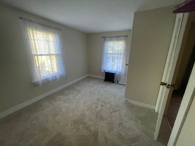 Building Photo - 42 Fisher Hill Rd