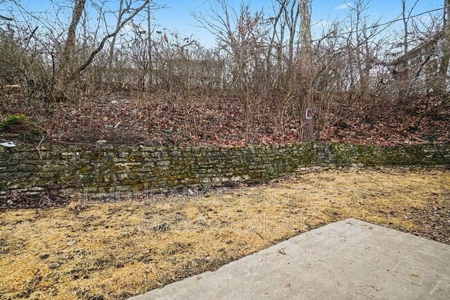 Building Photo - 334 Hyde Park Dr