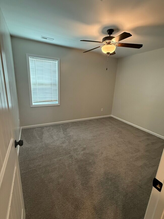 Building Photo - 308 E Franck St